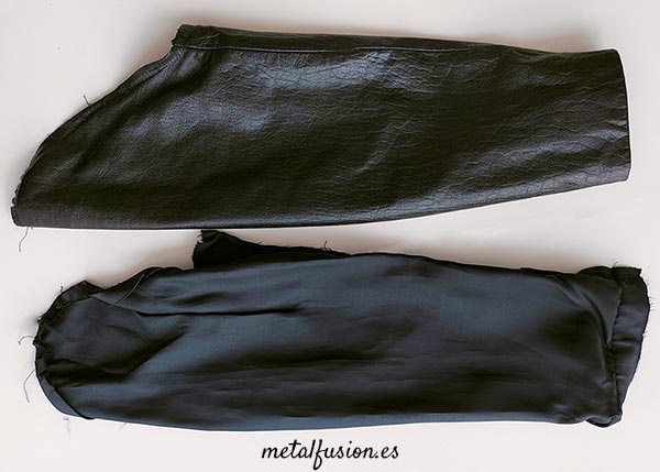mangas de la chaqueta para hacer nuestro bolso. Separar del forro